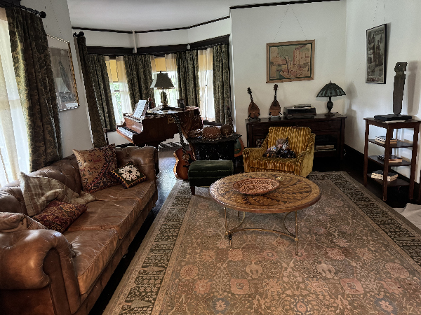 Alexandra Mazur Set Decorator